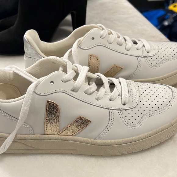 Veja Shoes Nwob Veja Tennis Shoes Poshmark